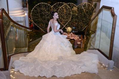  Da li je ovo NAJLEPŠA venčanica ikada? (FOTO) 