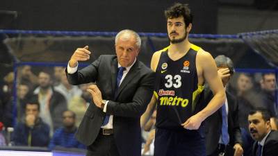  Fenerbahce-pocetak-nove-sezone-Vladimir-Stimac-trenira-sa-ekipom 