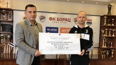  FK Borac i FK Vojvodina prikupili 7.000 KM za Saru Vujinović 