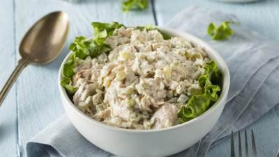  Večera za pola sata: Pileća salata sa susamom 