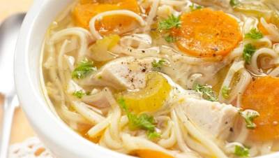  Supica sa piletinom, testeninom i povrćem 