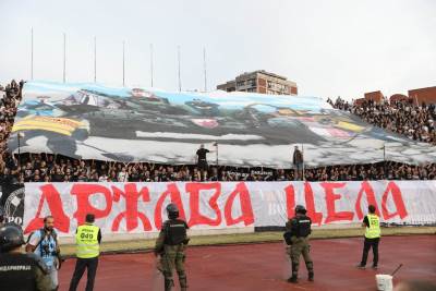  Aleksandar Vučić o pomoći Zvezdi i Partizanu - povici Vučiću pederu 