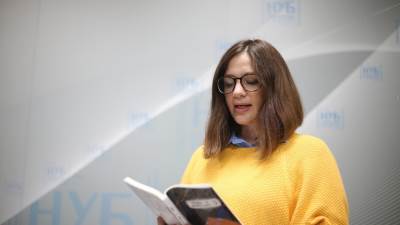  KRATKA PRIČA: Iva Bezinović Haydon - Na proslavama se jedu kolači 