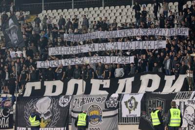  Partizan-Grobari-vrijedjanje-Slavisa-Kokeza 
