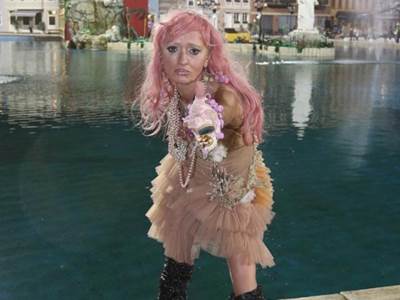  Bebi Dol u dugovima navodno pobjegla iz stana 