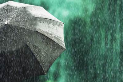  Prognoza za danas: Kiša i pljuskovi, a moglo bi i da zagrmi 