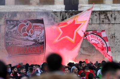  Delije i Gate 7 navijači Olimpijakosa i Crvene zvezde zajedno u Atini VIDEO 