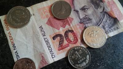  Hrvati uvode penziju za siromašne: Starijima od 65 po 107 evra 