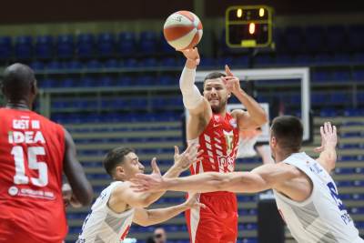  UZIVO-Buducnost-KK-Crvena-zvezda-prenos-livestream-Arena-igraci-otputovali-u-Podgoricu 