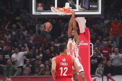  Nova godina, nova Zvezda: Dejo "dočekan" ovacijama, ispraćen sa 30 razlike! 