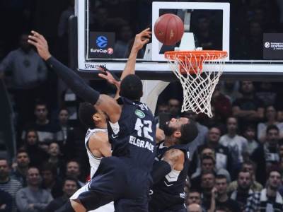  Alej-up-Nemanja-Gordic-za-Vil-Mozli-na-mecu-Partizan-Virtus-najbolji-potez-1.-kola-top-16-Evrokupa 