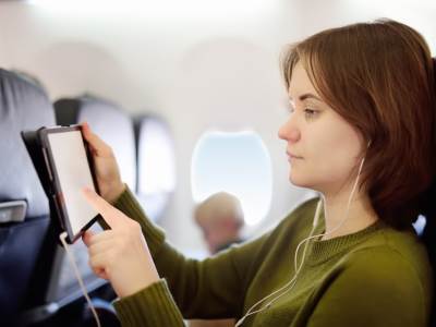  Ko bira filmove u avionu 