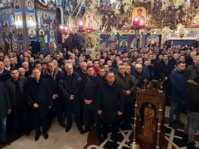  Bijeljina vjernici na molebanu u znak podrške Srbima u Crnoj Gori 