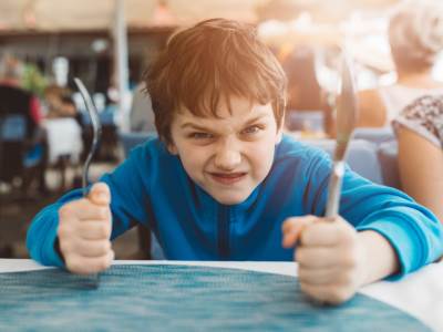  HIT oglas u restoranu: Vaspitajte decu, ako to ne uradite, mi ćemo! 