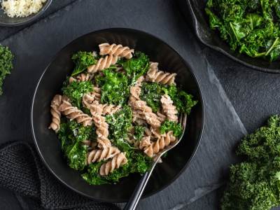  Pasta sa keljom i bijelim lukom 