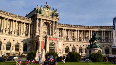  Austrija: Nevakcinisani ne mogu u kafane, ni kod frizera 