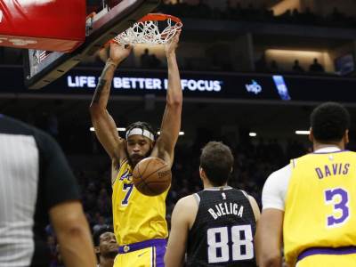  Sakramento-Kings-LA-Lejkers-VIDEO-Bogdanovic-i-Bjelica-pali-pred-Lebronom-Dzejmsom-VIDEO 