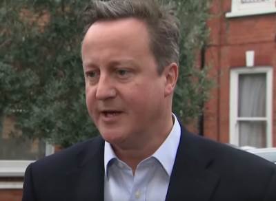  Ludilo posle Brexita: Čuvar Kamerona izgubio pasoše i pištolj u toaletu 