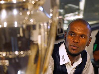  Erik Abidal najavio mogući povratak Nejmara u Barselonu 