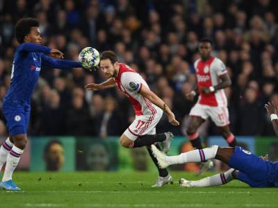  Ajaks Deili Blind se vraća fudbalu 