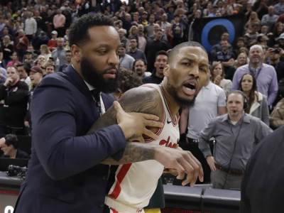  Greska-sudije-NBA-liga-Juta-Portland-Lilard-Gober 