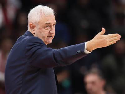  Sakota-Kao-mlad-trener-sam-se-naucio-postovanju 