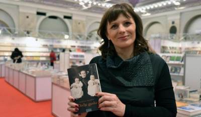  Četvrtak: Promocija romana Julijane Adamović "Divlje guske" u Banskom dvoru 