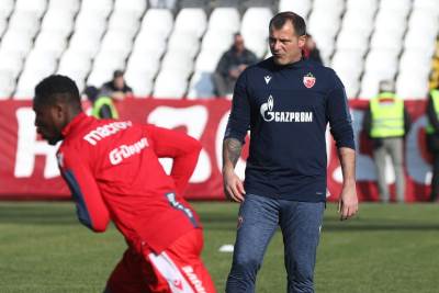  Dejan Stanković u problemu pred debi na "Rajku": Zvezda bez trojice napada Vošu 