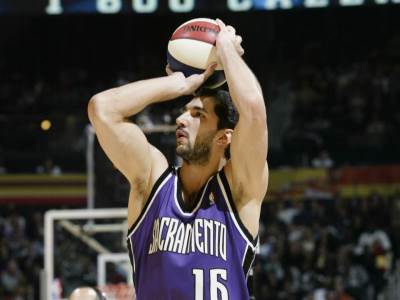  Najbolje petorke NBA lige: 31 klub, 153 imena i među njima JEDAN SRBIN 