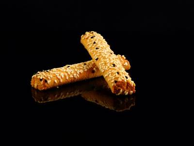  Njam grickalica: Slani štapići sa semenkama i susamom 