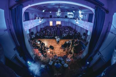  balkan express uplugged u banskom dvoru 