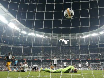  Loris-Karijus-Besiktas-kiksevi-reflektori 