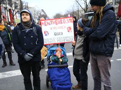  Hiljade Nijemaca na ulicama zatražilo otvaranje granica EU za migrante FOTO 