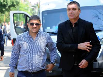  Perica Ognjenović i Vinko Marinović Nekad saigrači u Zvezdi i veliki prijatelji, sad "ljuti" rivali 