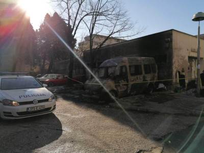 Mostar: Izgorio putnički kombi 