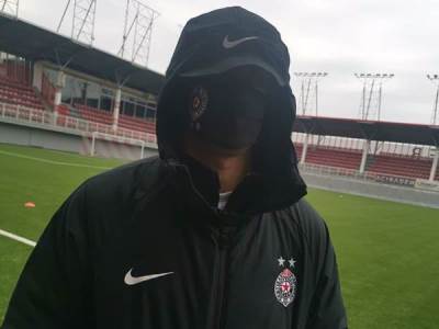 Lazar Marković sa maskom preko lica, Partizan poziva na oprez 