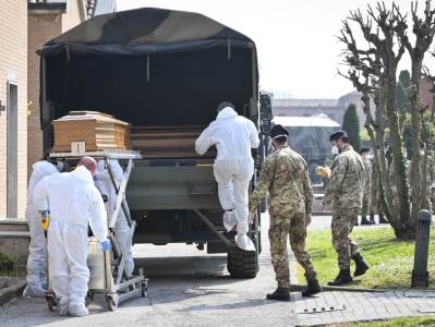  Da li je Italija uspela da uspori koronu? Za vikend manje zaraženih, mrtvih 