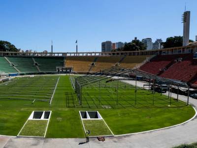  Stadion-Pakaembu-u-Sao-Paulu-bolnica-na-otvorenom 