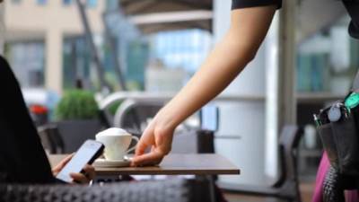  U Švedskoj "opušteno": Ljudi umiru, škole rade, kafići puni... 