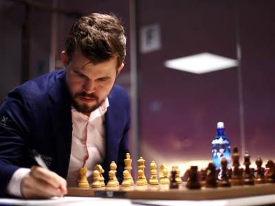  Sedi kod kuće, ali igra: Svetski šampion organizuje onlajn turnir u šahu 