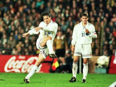  Predrag Mijatović Bio je "doktor" fudbala, a mama je želela da bude pravi, u operacionoj sali 