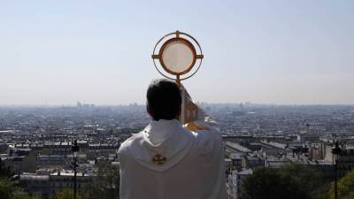  Više preminulih nego u Italiji i Španiji: Baš teška nedelja za Francusku 