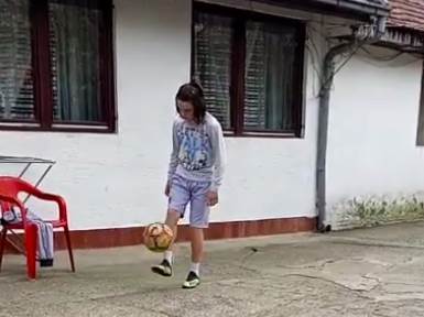  Djecak-Veljko-Davidovic-FK-RAD-i-Deki5-pimpuje-10000-puta 