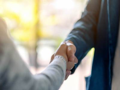  Kad su ljudi počeli da se pozdravljaju rukovanjem... (ANKETA) 