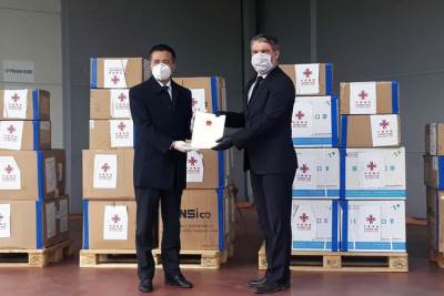  Ambasador Kine uručio Šeraniću kontingent zaštitne opreme 