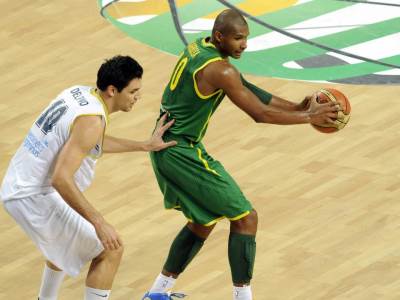  Leandro-Barbosa-korona-virus-pozitivna-i-njegova-trudna-zena 