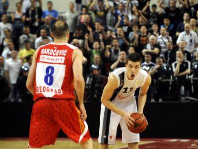  ANKETA: Ko bi pobedio u duelu [najboljih petorki] Zvezde i Partizana? 