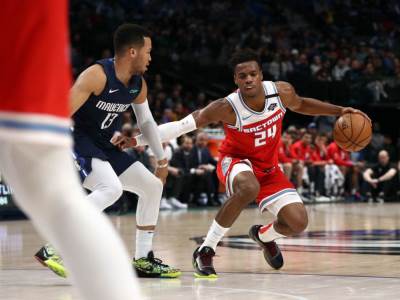  NBA-trejd-Sakramento-Kings-Njujork-Niks-Badi-Hild-Micel-Robinson 