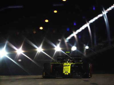  Singapur-Formula-1-trka-sa-gledaocima 