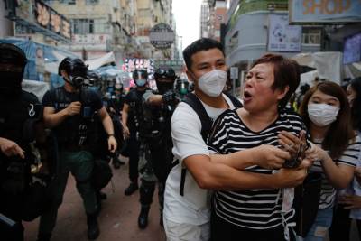 Novi sukobi u Hongkongu: Masovna hapšenja, haos na ulicama! (VIDEO) 
